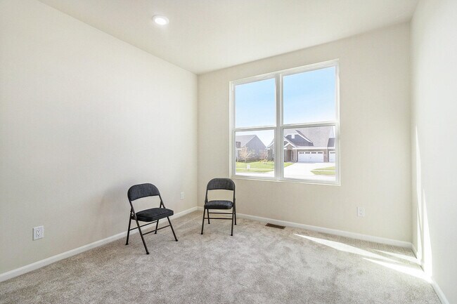 Building Photo - 6579 Foothill Dr