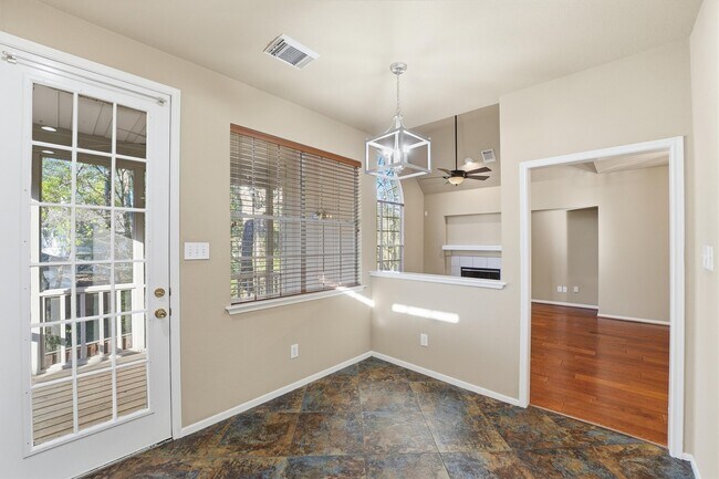 Building Photo - 56 Lakeridge Dr