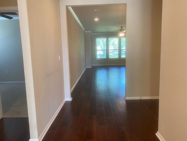 Building Photo - 721 Independence Creek Ln