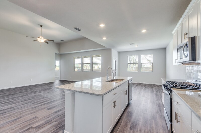 Building Photo - 4005 Turpin Dr