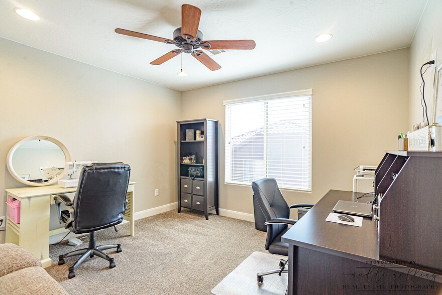 Building Photo - 325 N Red Stone Rd