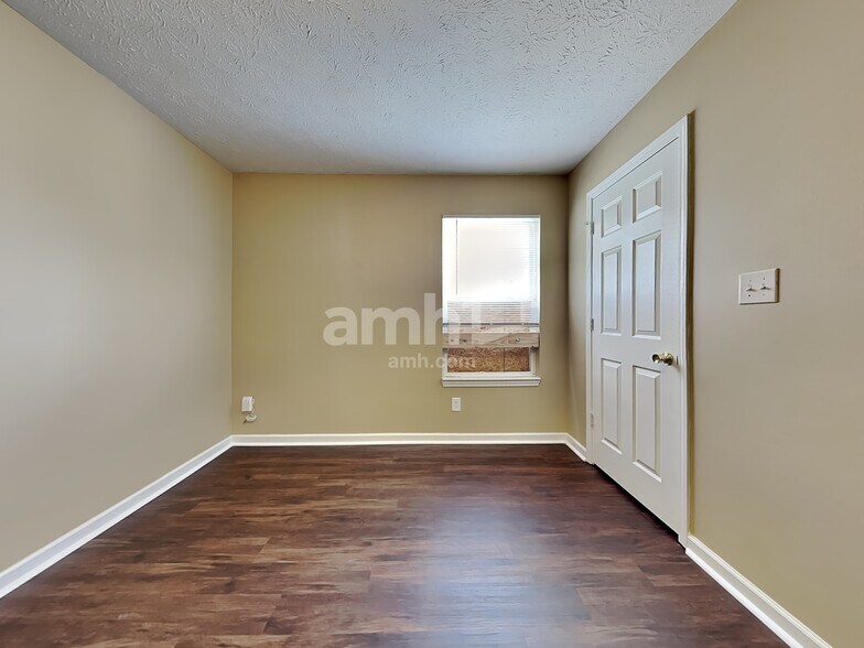 Building Photo - 2508 Monarchy Ln