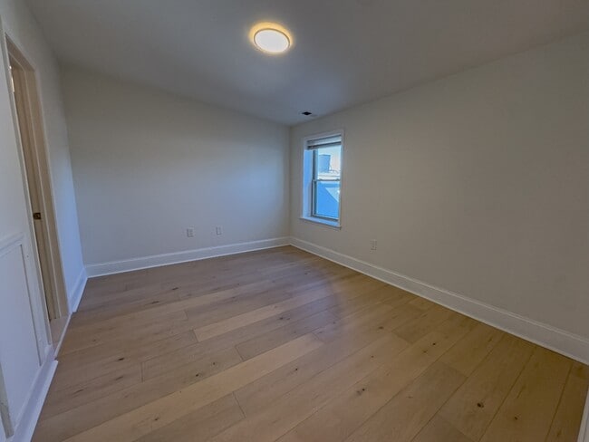 Building Photo - 1919 Mt Vernon St