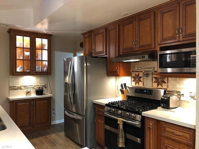 Building Photo - 5058 Garden Way