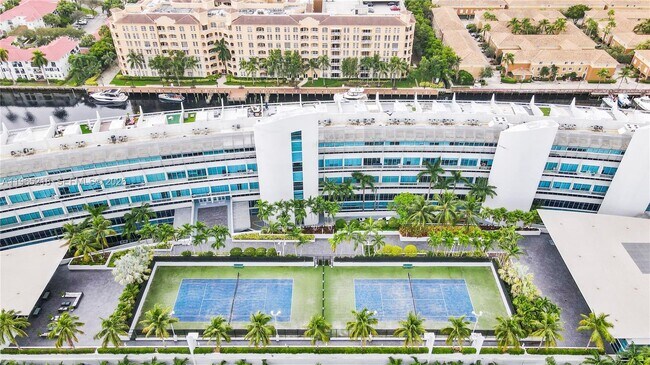 Building Photo - 2950 NE 188th St