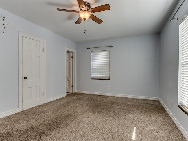 Building Photo - 2933 Cummings Dr