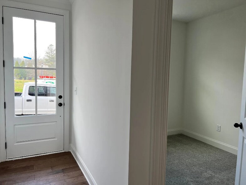 Building Photo - 2426 Figaro Dr