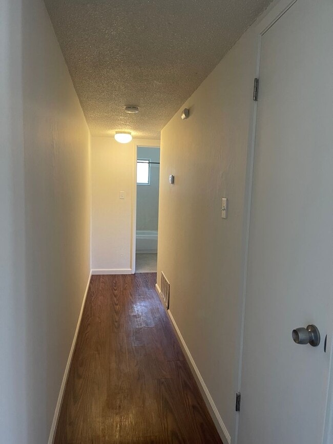Building Photo - 579 Fir St