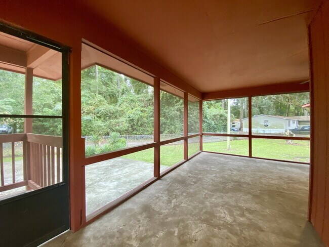 Building Photo - Single-family home on Hilton Head Island with NO HOA!