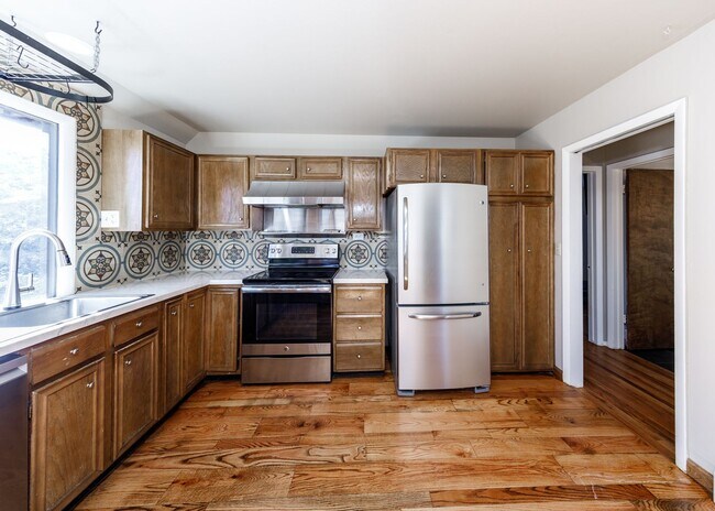 Building Photo - Palmer Park 3 bedroom