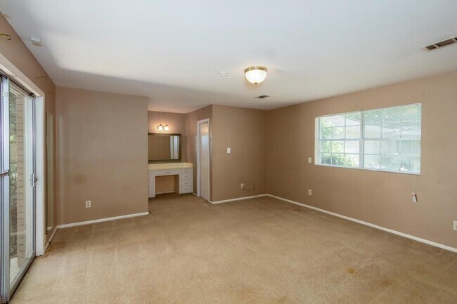 Building Photo - 1510 Belvedere Dr