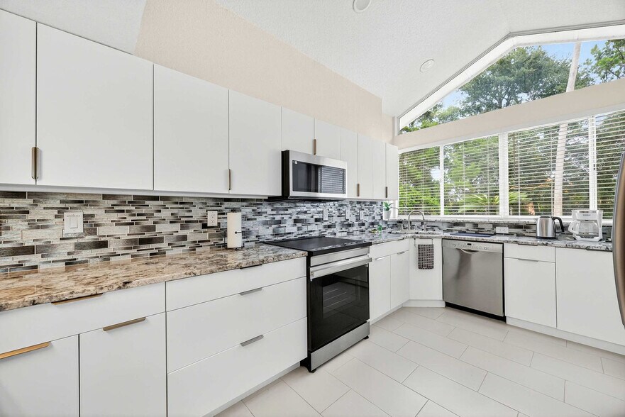 Building Photo - 7534 Swiss Fairways Ave