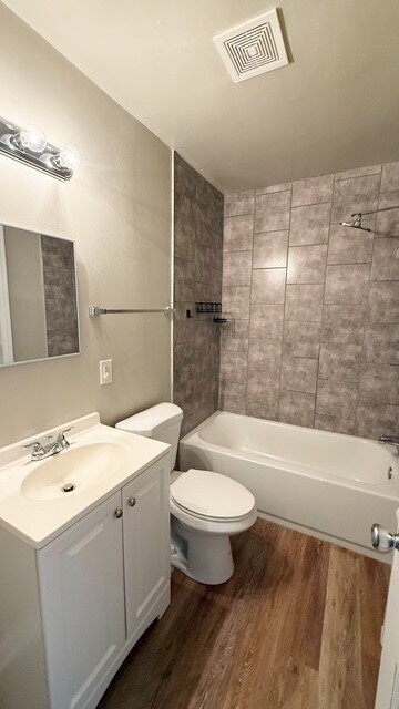 Building Photo - EAST SIDE UPDATED 3 BEDROOM 2 BATH HOME AVAILABLE NOW!