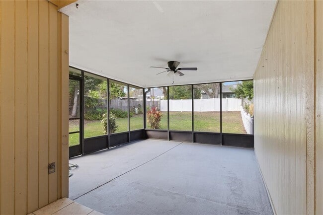 Building Photo - 216 4th Ave SW