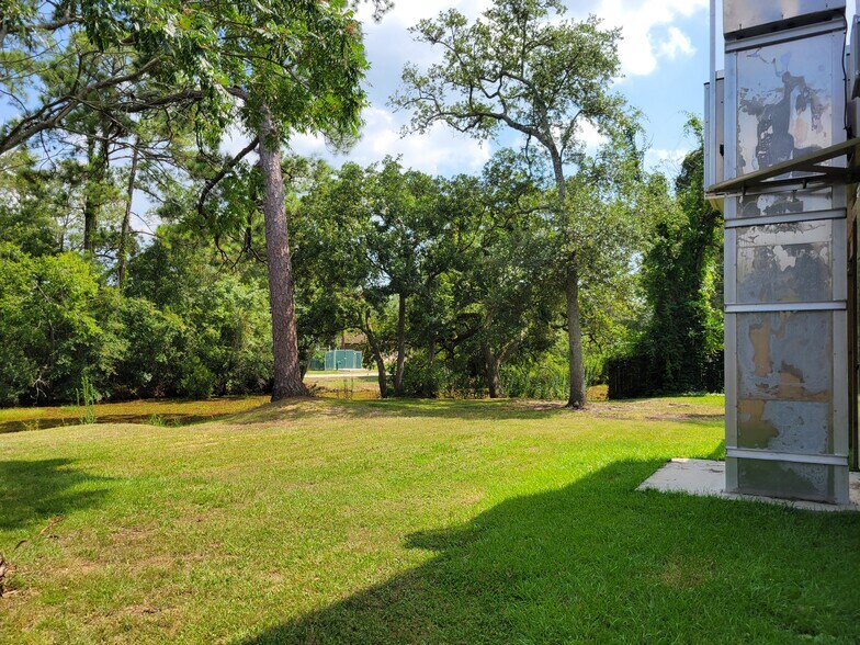 Building Photo - 2942 Palm Cir