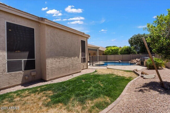 Building Photo - 10388 N 135th Way