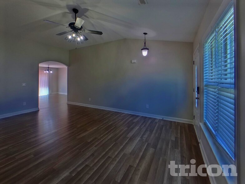 Building Photo - 456 Blairwood Ct