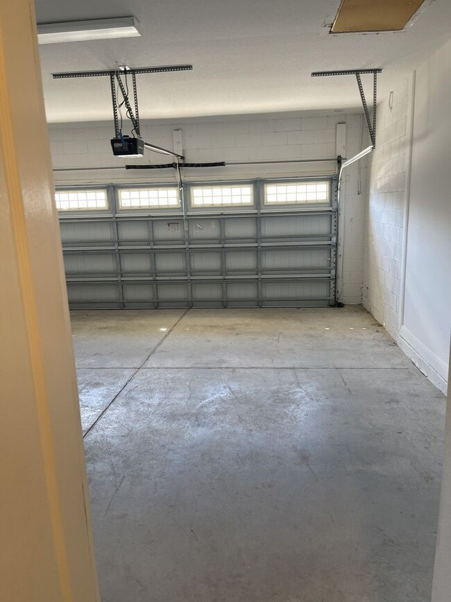 Building Photo - Paradise, Tranquility & Convenience — A Must-See Home in The Reserve at Minneola