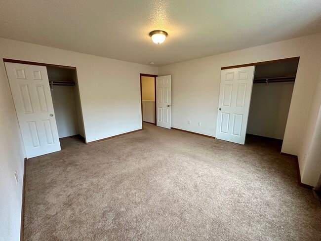 Building Photo - 297 Sowell Dr