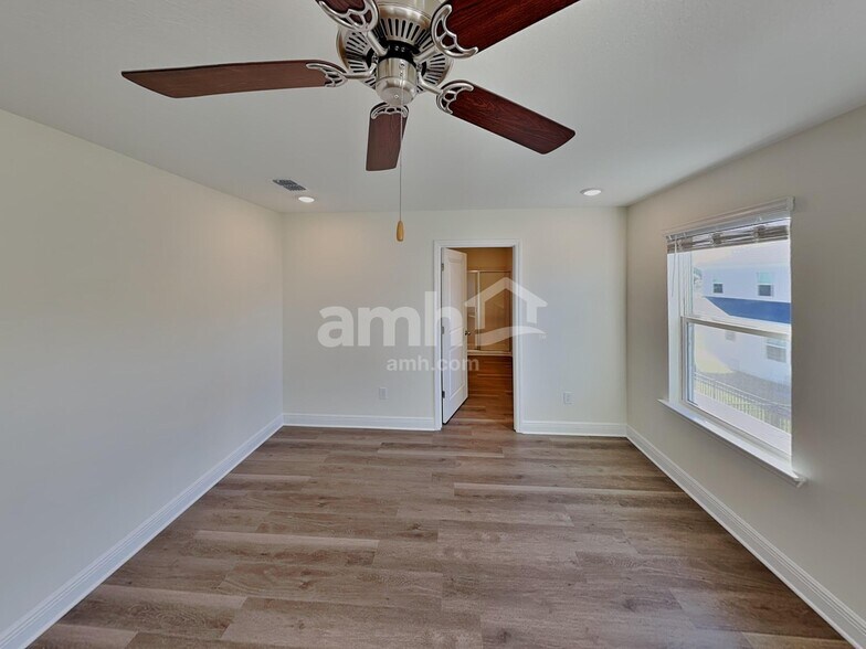 Building Photo - 5999 Sycamore Pl St