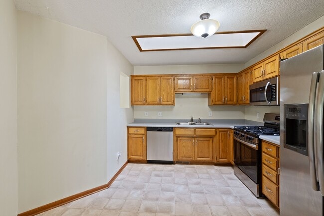 Building Photo - 1711 Slater Ln