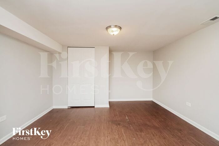 Building Photo - 14535 Kedvale Ave