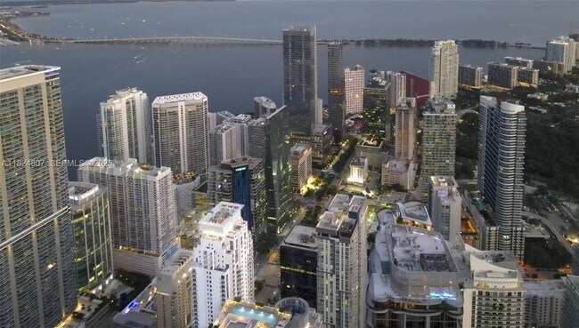 Building Photo - 1060 Brickell Ave