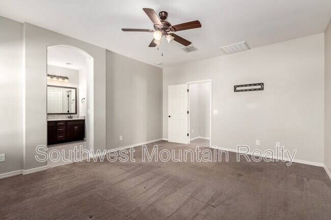 Building Photo - 41540 N Jacaranda Ct