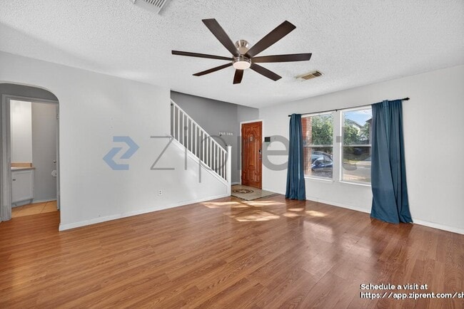 Building Photo - 5515 Champions Hill Dr
