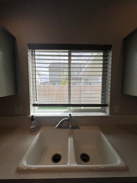 Building Photo - 4 Bed 2 Bath Home in Nampa!