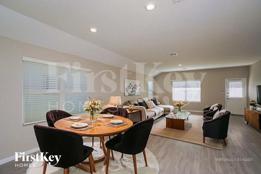 Building Photo - 1252 Treehouse Ln