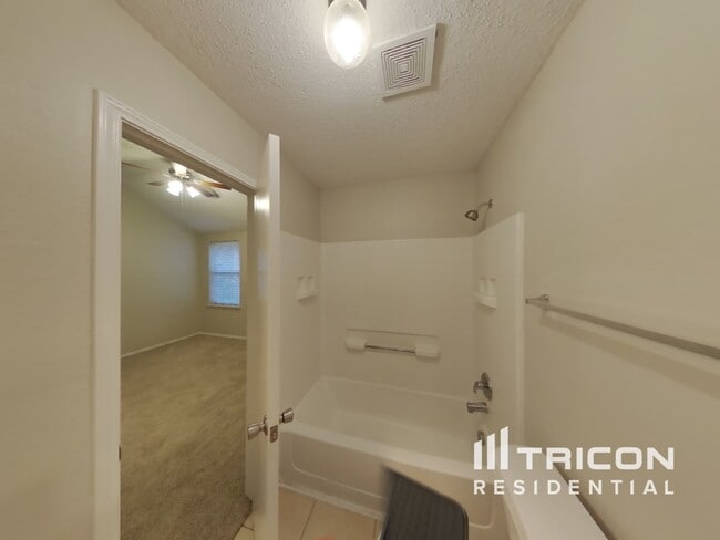 Building Photo - 1504 Redman Dr