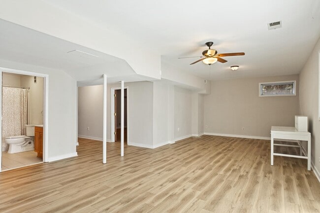 Building Photo - 445 Springvale Rd