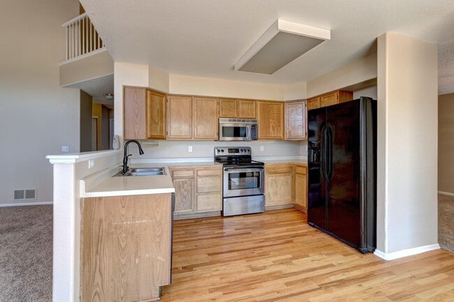 Building Photo - Castle Rock Founders Village Single Family 4BD/3BTH/3-Car (~2100 FSF)