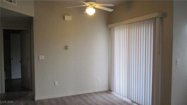 Building Photo - 8250 N Grand Canyon Dr