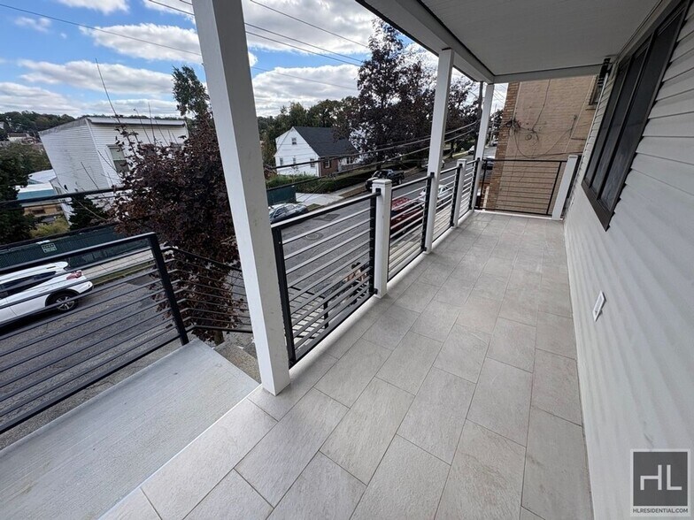 Building Photo - Woodland Ave, YONKERS