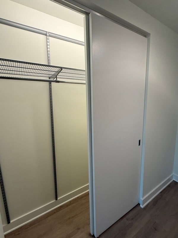 Building Photo - 11 N Green St