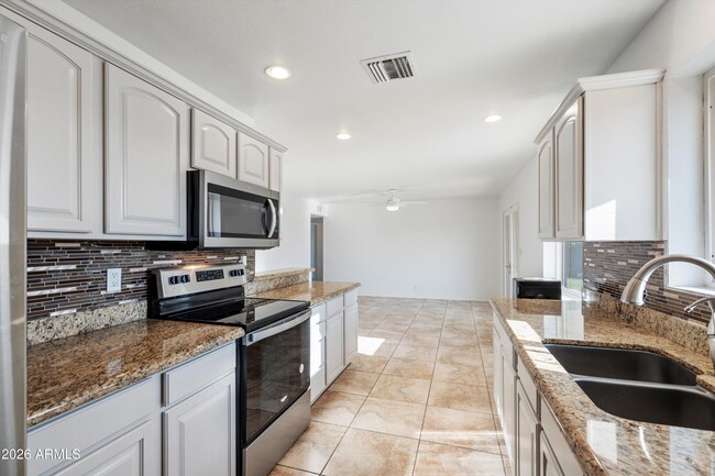 Building Photo - 2548 N 68th Pl