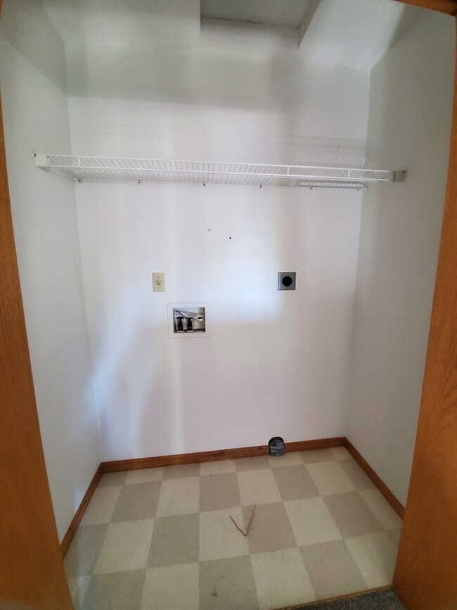Building Photo - 5017 W Elm Ct