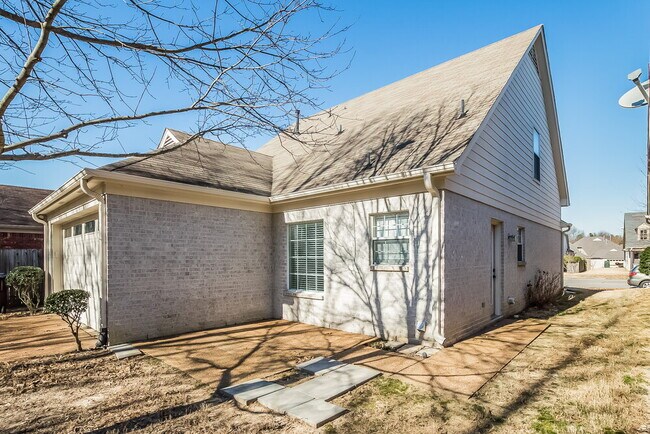 Building Photo - 8725 Macon Rd