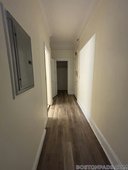Building Photo - 62 Boylston St