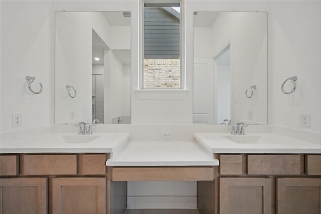 Building Photo - 5064 Westhaven Cir