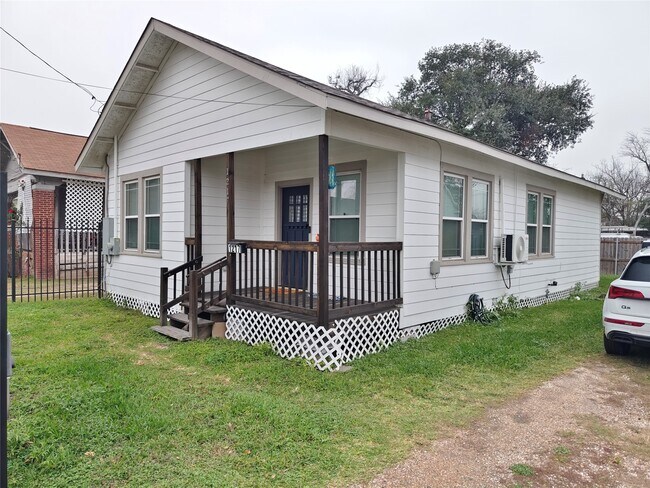 Building Photo - 1217 Campbell St