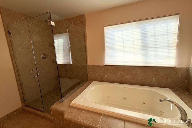 Building Photo - Spacious 3-Bedroom Home in Desirable Neighborhood in South San Francisco