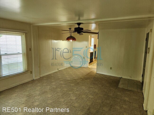 Building Photo - 2 br, 1 bath House - 320 S. Maple Street