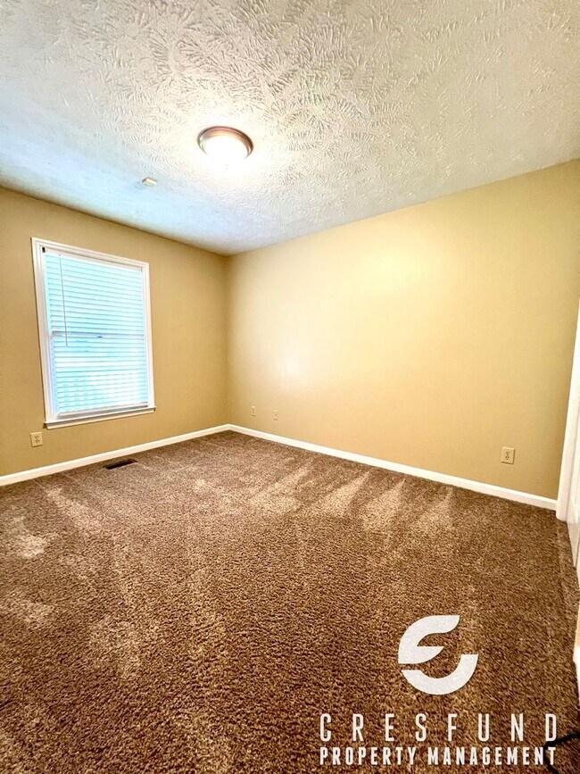 Building Photo - Waterview 3BR 2Bath Off Ramsey Street