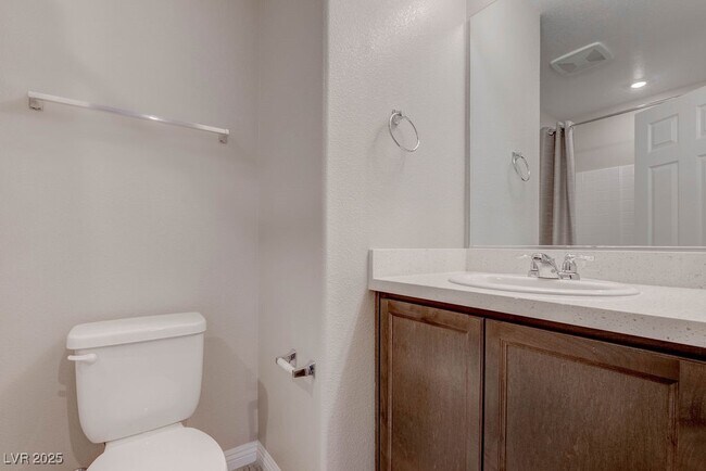 Building Photo - 483 Ylang Pl