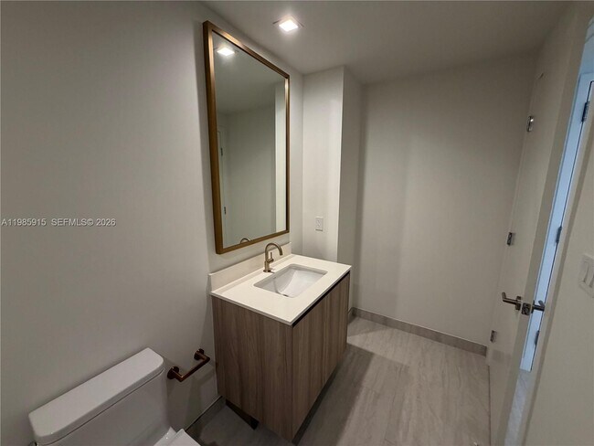 Building Photo - 77 SE 5th St