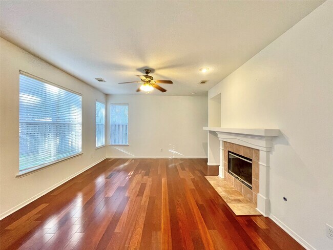 Building Photo - 11 Dalea Pl