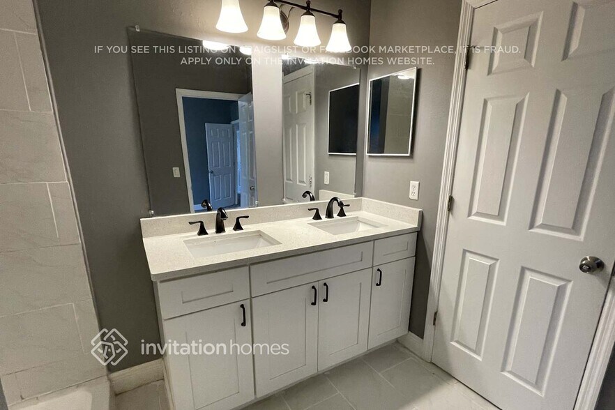 Building Photo - 2418 Radnor Ave